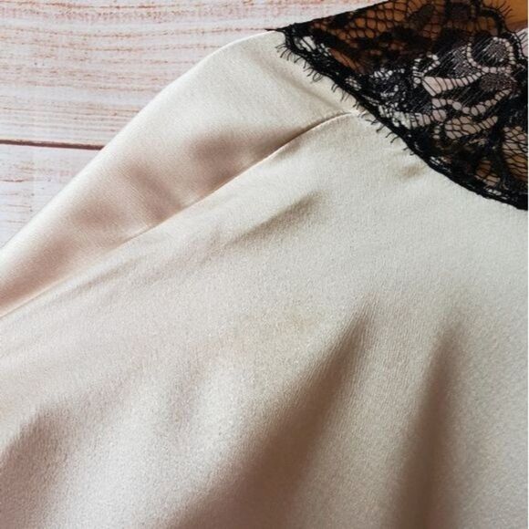 NWT Victoria's Secret Satin/Lace Kimono Robe with Tie Belt - Picture 6 of 6